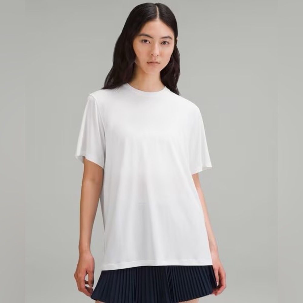 Brand new Lululemon ersey Training Short-Sleeve Shirt